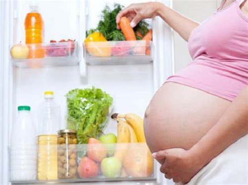 Khi mang thai mẹ cần cung cấp đầy đủ chất dinh dưỡng cần thiết cho sự phát triển của trẻ